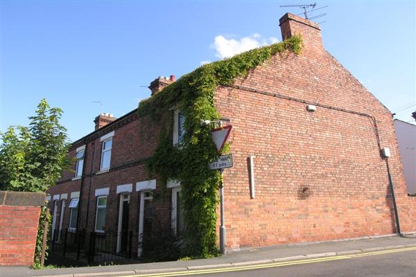 End-of-Terrace House, 2 bedrooms, Freehold