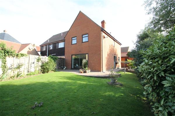 Semi-Detached House, 4 bedrooms
