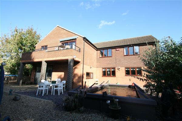 Detached House, 5 bedrooms
