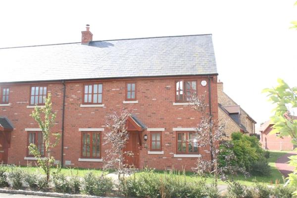 Semi-Detached House, 3 bedrooms, Freehold