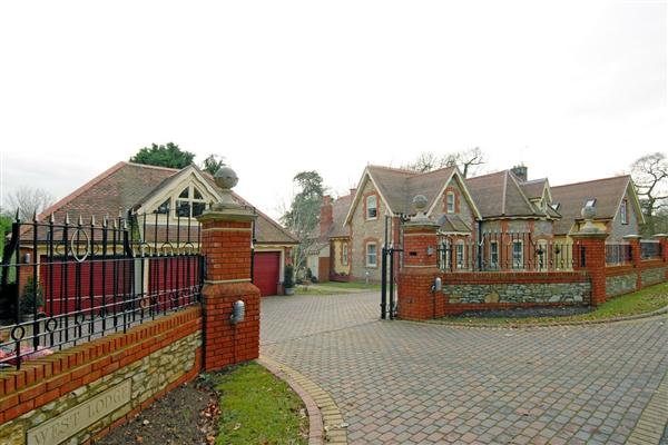 Detached House, 5 bedrooms, Freehold