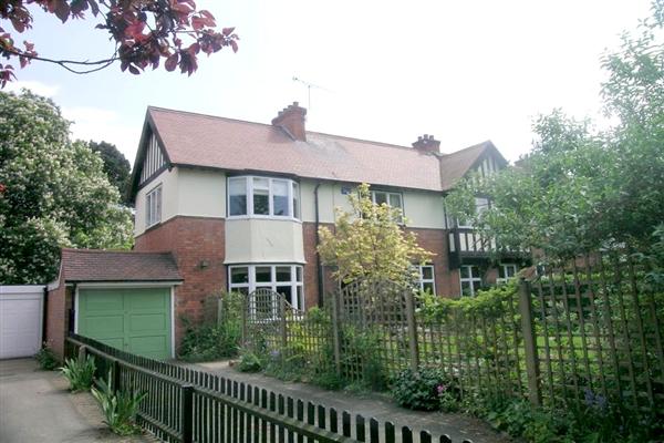 Semi-Detached House, 5 bedrooms, Freehold