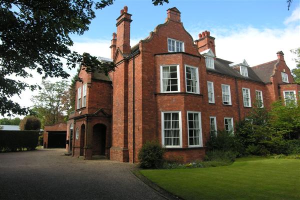 Flat / Apartment, 3 bedrooms, Freehold