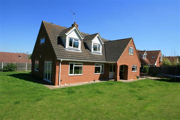 Detached House, 4 bedrooms, Freehold