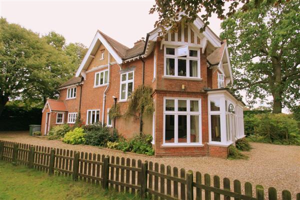 Detached House, 6 bedrooms