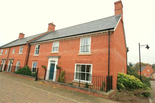 Semi-Detached House, 4 bedrooms