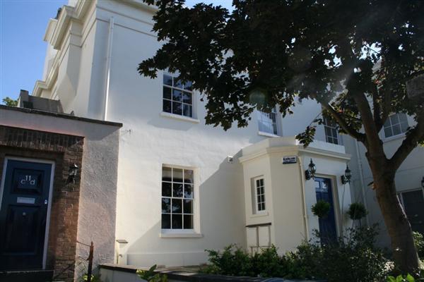 Flat / Apartment, 3 bedrooms, Share of Freehold