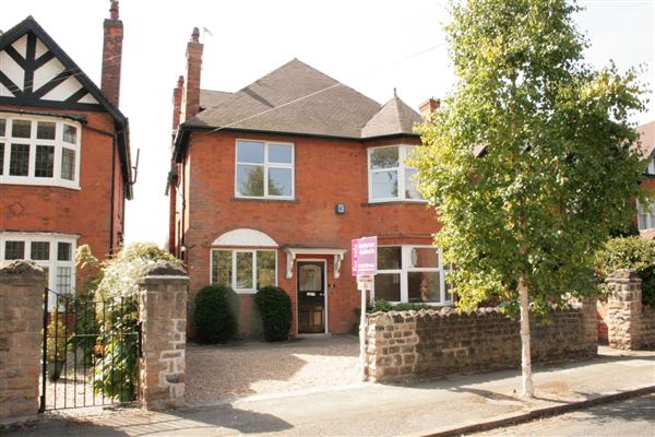Detached House, 5 bedrooms