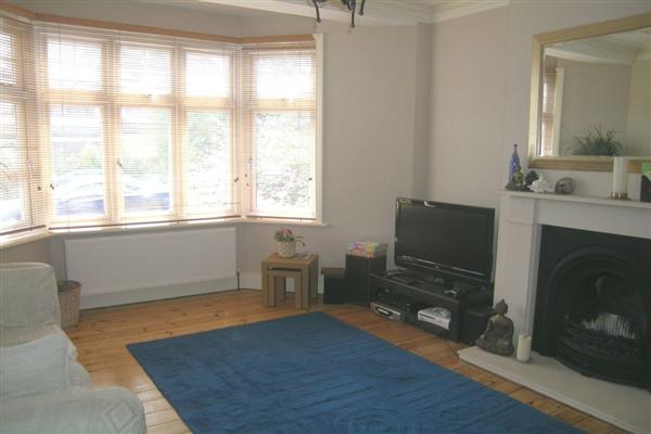 Mid-Terrace House, 4 bedrooms, Freehold