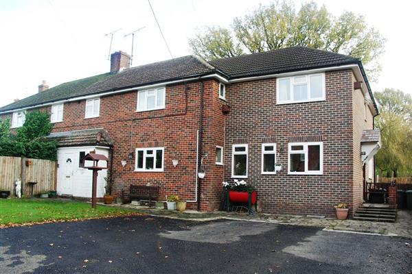 Semi-Detached House, 5 bedrooms