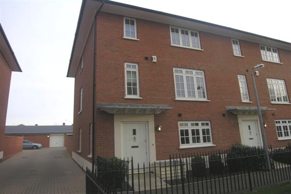Semi-Detached House, 4 bedrooms, Freehold