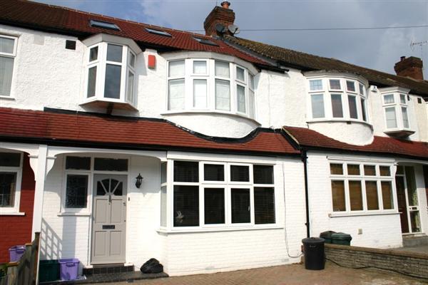 Mid-Terrace House, 4 bedrooms, Freehold