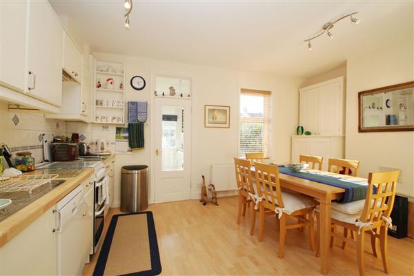 Mid-Terrace House, 2 bedrooms