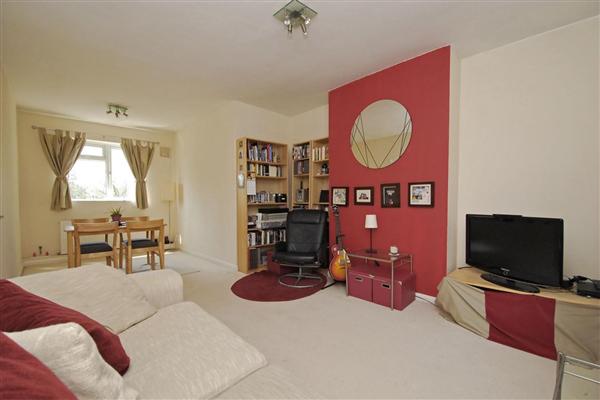 Perth Close, Raynes Park, London, SW20
