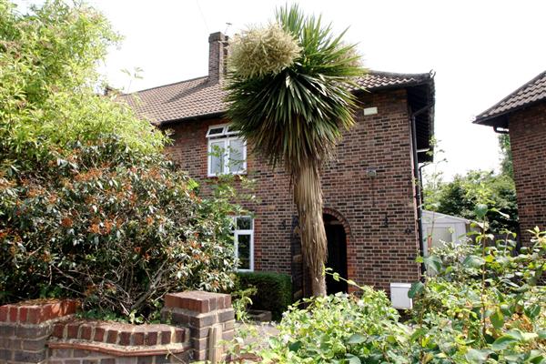 Bakers End, Raynes Park, London, SW20