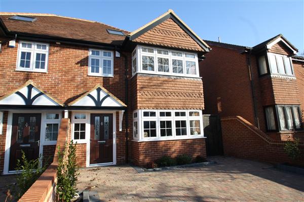 Semi-Detached House, 4 bedrooms