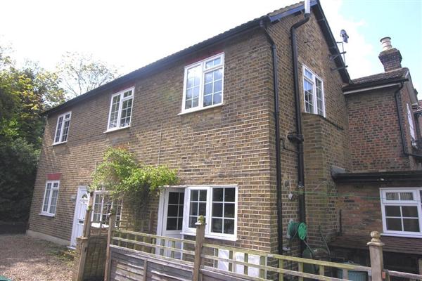 End-of-Terrace House, 3 bedrooms, Freehold