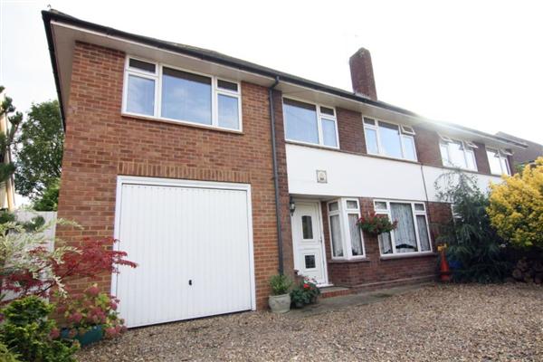 Semi-Detached House, 5 bedrooms