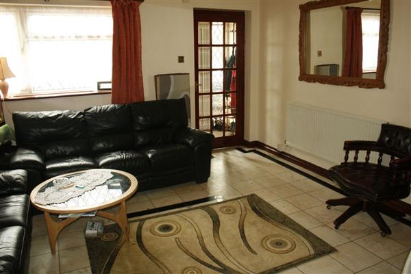 Semi-Detached House, 5 bedrooms