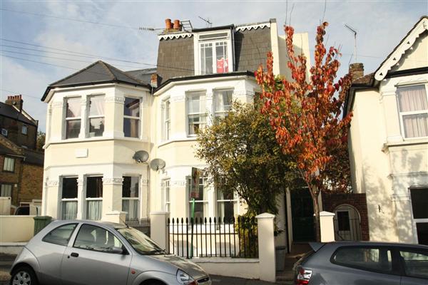 Semi-Detached House, 5 bedrooms