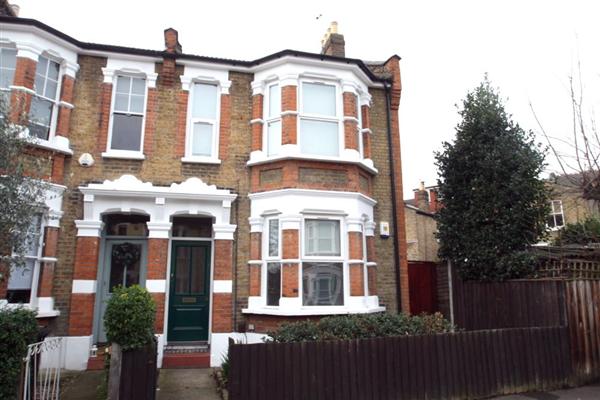 End-of-Terrace House, 4 bedrooms