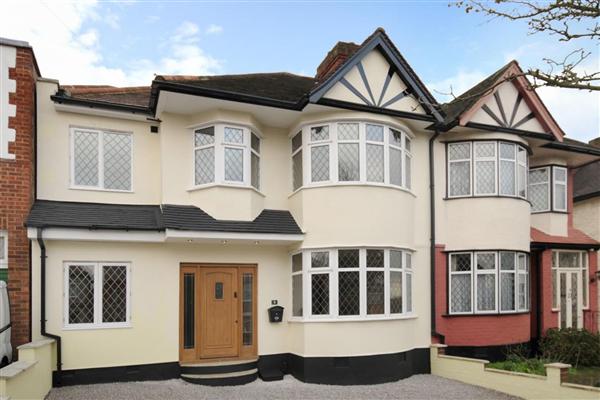 Semi-Detached House, 6 bedrooms