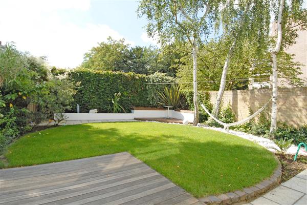 Semi-Detached House, 3 bedrooms, Freehold