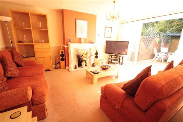 Semi-Detached House, 4 bedrooms, Freehold