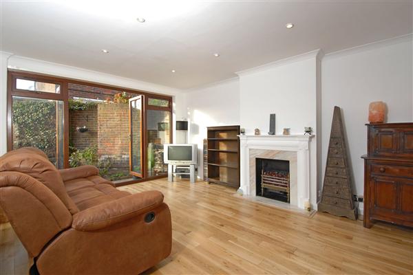 Semi-Detached House, 3 bedrooms, Freehold