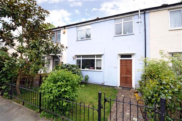 Off Inner Park Road, Wimbledon/Southfields, SW19