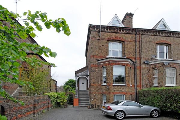 Semi-Detached House, 4 bedrooms, Freehold