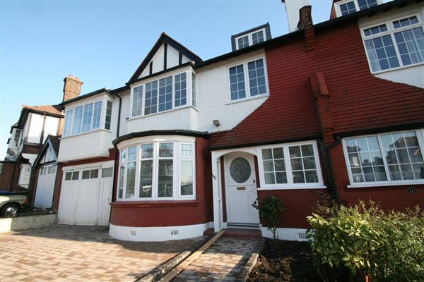 Semi-Detached House, 6 bedrooms, Freehold