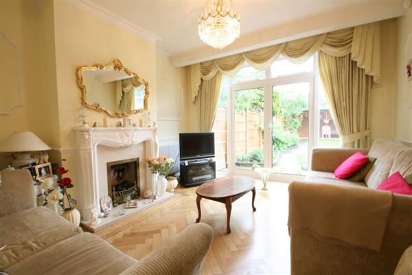 Semi-Detached House, 3 bedrooms, Freehold