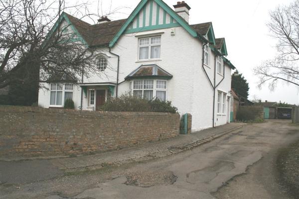 Land, 4 bedrooms, Freehold