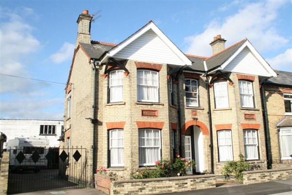 End-of-Terrace House, 4 bedrooms
