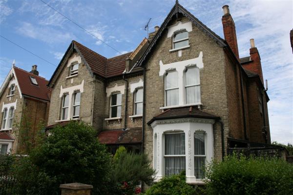 Semi-Detached House, 5 bedrooms, Freehold