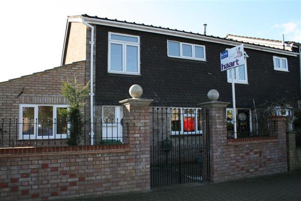 End-of-Terrace House, 3 bedrooms