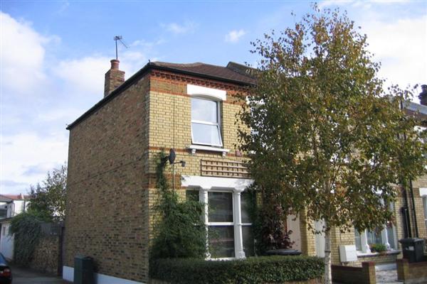 End-of-Terrace House, 3 bedrooms
