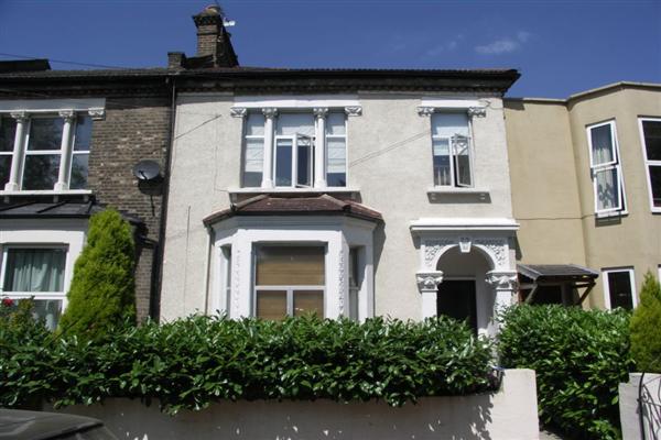 Flat / Apartment, 3 bedrooms, Share of Freehold