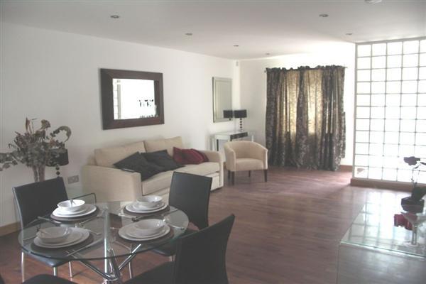Mid-Terrace House, 3 bedrooms, Freehold
