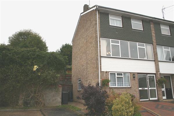 End-of-Terrace House, 5 bedrooms, Freehold