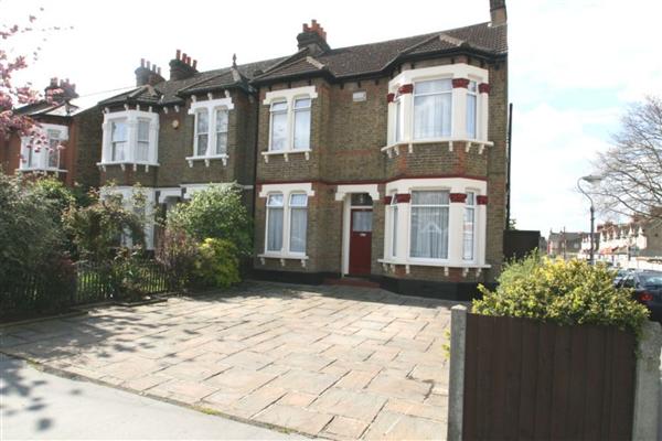 Semi-Detached House, 4 bedrooms