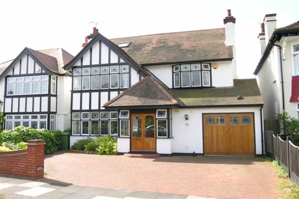 Detached House, 6 bedrooms