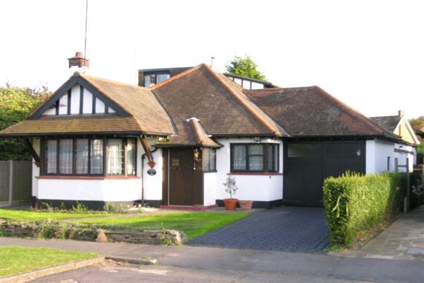 Bungalow, 5 bedrooms, Freehold