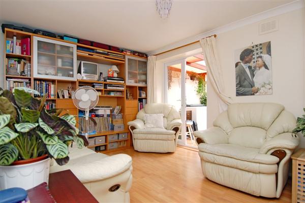 End-of-Terrace House, 3 bedrooms, Freehold