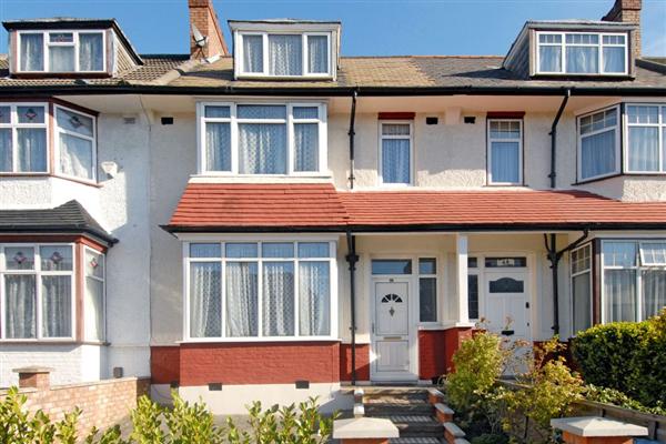 Mid-Terrace House, 4 bedrooms, Freehold