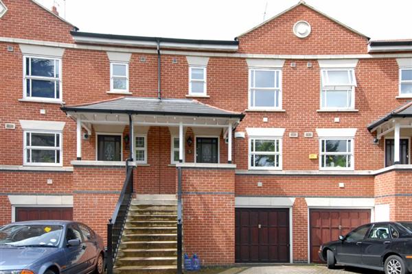 Mid-Terrace House, 4 bedrooms, Freehold