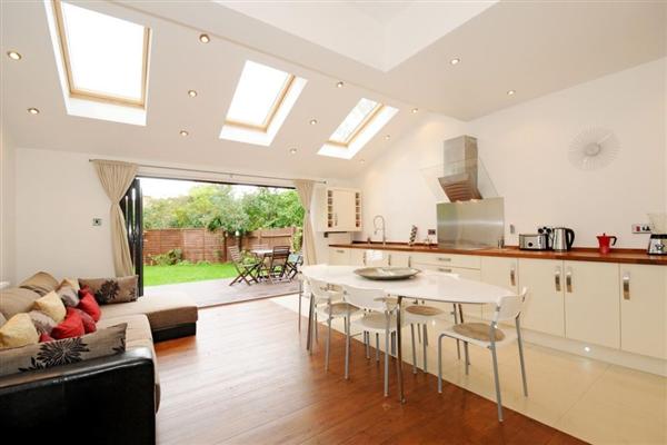 Mid-Terrace House, 4 bedrooms