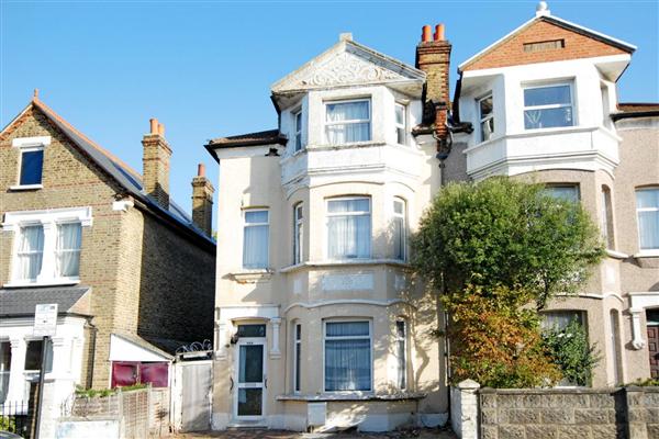 Semi-Detached House, 6 bedrooms, Freehold