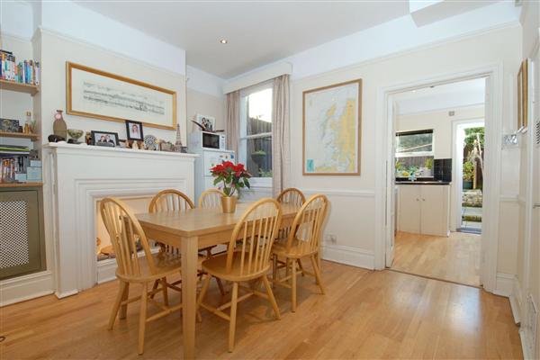 Mid-Terrace House, 3 bedrooms